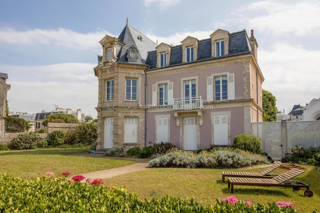Photo de Villa Les Hirondelles - Appartement avec Jardin Front de mer